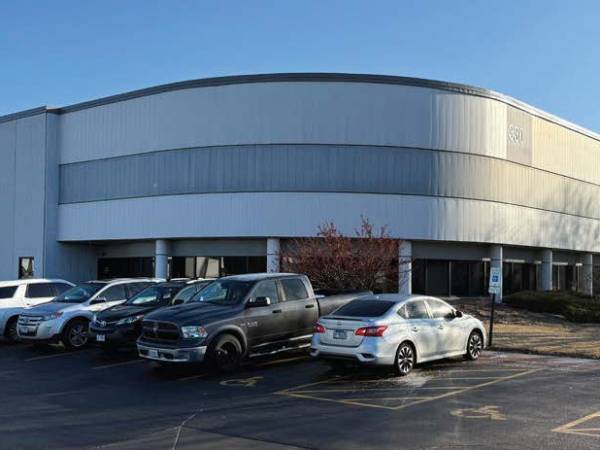 310-330 Corporate Drive, Elgin